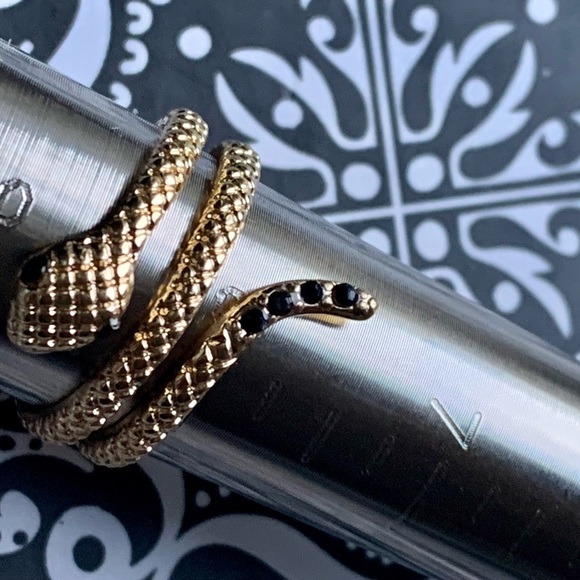 Gold Plated Serpent Ring Black Crystal Eyes & Tail Woman’s Jewelry Snake Wrap - Picture 6 of 6